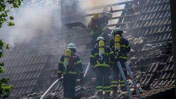 hamburger (77) hantiert mit bunsenbrenner – wenig später brennt das ganze haus