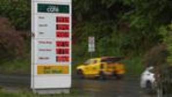 Hohe Spritpreise: Tausende Tankstellen halten sich nicht an 12-Uhr-Preisregel
