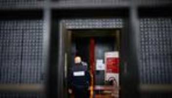 Kindsmörder angeklagt: Prozess in Frankreich: «Maskenmann» weist Mordvorwurf zurück