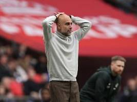 Aus beim Man City nähert sich: Bericht: Guardiola informiert Spieler über Rücktritt und ist sauer