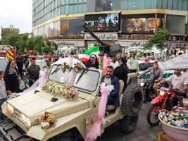 zeremonie in teheran: massenweise paare aus selbstopferungs-programm heiraten