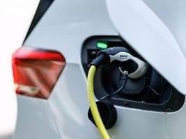 Schon mehr als 1800 Anträge: Große Nachfrage zum Start der E-Auto-Prämie