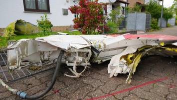 Kleinflugzeug crasht in Wohngebiet: Bekannter Krankenhaus-Manager unter Opfern