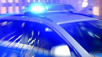 Seniorin fährt zwei Kinder in Weißensee an – Neunjährige gerät unters Auto