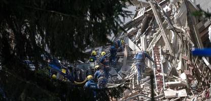Görlitz: Mehrfamilienhaus nach Explosion eingestürzt – Angehörige bangen um die Vermissten