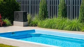 „Haben den Garten seit 2024 nicht mehr genutzt”: Rentnerpaar verzweifelt an Pool-Pumpe des Nachbarn