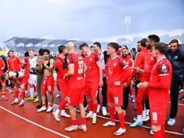 Scheißegal, wer da kommt: Rot-Weiss Essen brennt für die große Auferstehung