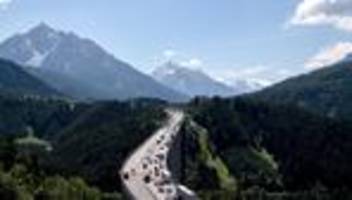 Sperrung am Brennerpass: Warum Anwohner den Brenner lahmlegen und womit Reisende rechnen müssen