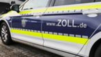 Einsatz in Großhandelsbetrieb: Zoll entdeckt Schlafplätze und gefälschte Ausweise