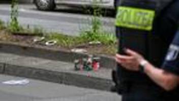 Gewaltkriminalität in Berlin: Schüsse von Roller auf fahrendes Auto - Polizei sucht Zeugen