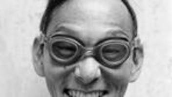 Peter Badge: »Ich fand ihn am Pool, bekleidet nur mit einem Sonnenhut«