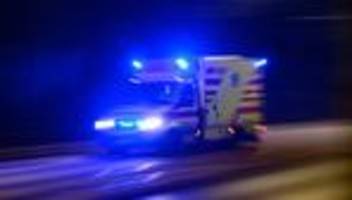 Schwerer Unfall: 17-jähriger E-Scooter-Fahrer lebensgefährlich verletzt