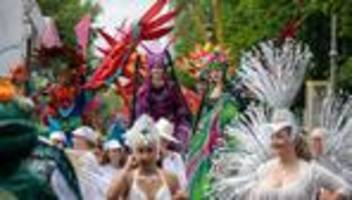 Veranstaltungen: Vier Tage Karneval der Kulturen mit Straßenfest und Umzug