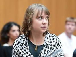 angriff auf rüstungsunternehmen: greta thunberg taucht bei gerichtsverhandlung in stuttgart auf