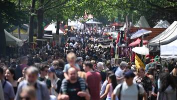 Karneval der Kulturen startet mit Straßenfest in Kreuzberg