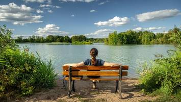 Diese 7 Heide-Seen sind ein Traumziel – zum Wandern und Baden
