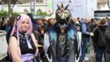 Farbenfrohes Spektakel: Kultur, Küche und Kracher - Japantag in Düsseldorf