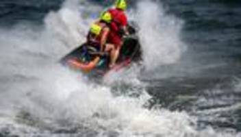 Suche im Rhein: Wegen Smartwatch-Telefonat: Wassermotorrad kentert im Rhein