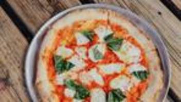 Tiefkühlpizza: Der Pizza-Europameister testet Tiefkühlpizza