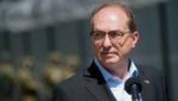Migration: Dobrindt will bis Jahresende Abkommen über Rückkehrzentren schließen