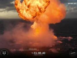 Feuerball nach Testflug: Starship-Rakete landet mit gewaltiger Explosion im Ozean