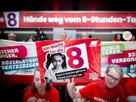 neuregelung der arbeitszeit: arbeitgeberpräsident versichert: niemand wird zu 13-stunden-tagen gezwungen