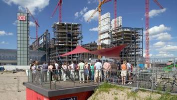 Fotovergleich: Der Berliner Hauptbahnhof im Bau und danach