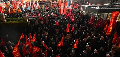 Türkei: Protest gegen richterliche Absetzung von Oppositionschef Özgur Özel