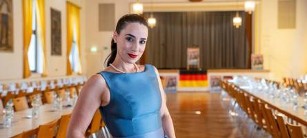 einst „postergirl“, jetzt unerwünscht: afd will gabrielle mailbeck loswerden