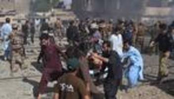 in unruheprovinz: pakistan: 30 tote und viele verletzte bei explosion