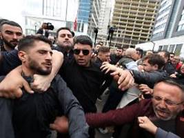 Machtkampf in der Türkei: Polizei stürmt Oppositionszentrale der CHP in Ankara