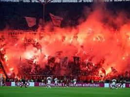 Pyro, Proteste, Unterbrechung: DFB ermittelt: FC Bayern und VfB drohen massive Strafen