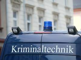 Vergraben im Wald: Polizei entdeckt Männerleiche bei Potsdam