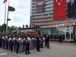 Türkei: Polizei dringt in Zentrale der größten Oppositionspartei ein