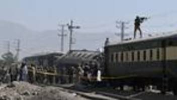 Selbstmordanschlag in Pakistan: Zahl der Toten nach Anschlag in Pakistan steigt auf mehr als 30