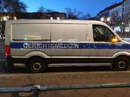 Verdächtiger sitzt im Rollstuhl: 84-Jähriger soll seine Frau in Berlin erschossen haben