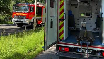Feuerwehr muss eingeklemmte Frau nach Radunfall befreien