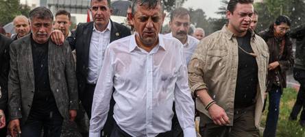 Polizei verjagt türkische Opposition aus Parteizentrale
