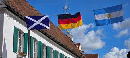 Alle vier Jahre: Wie WM-Flaggen in Aichach zur Tradition wurden