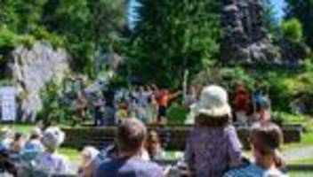Kultur unter freiem Himmel: Sommertheater locken mit Klassikern und neuen Orten