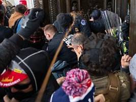 Griffen auch mit Bärenspray an: US-Justizministerium tilgt Berichte über Verurteilungen von Kapitol-Stürmern