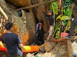 leben die vermissten noch?: goldsucher sitzen seit tagen in überfluteter höhle in laos fest