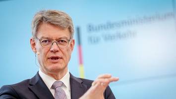 mehr langstreckenflüge am ber? schnieders zurückhaltung hat mehrere gründe