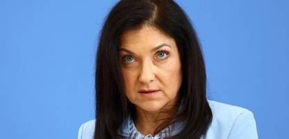 katherina reiche: ministerium verbreitet kampagne von arbeitgeberlobby