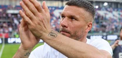 lukas podolski: vor der schule zockte er fußballmanager-spiele, jetzt lenkt er seinen eigenen club