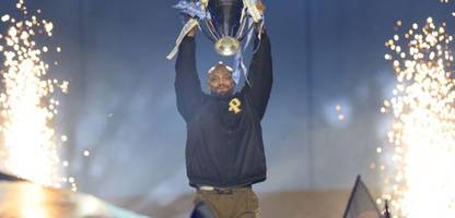 manchester city: vincent kompany besucht abschiedsparty für pep guardiola