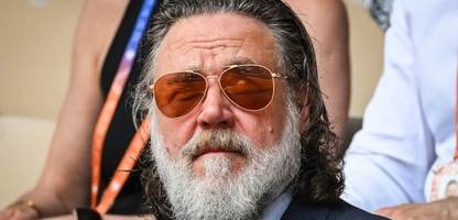russell crowe: oscar-preisträger legt erst die regeln fest – dann schreibt er autogramme