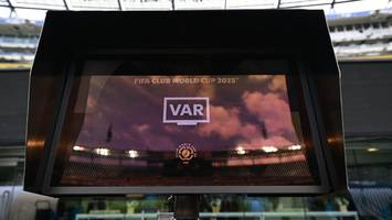Zwangspausen und mehr VAR-Eingriffe: Die neuen Regeln bei der Fußball-WM