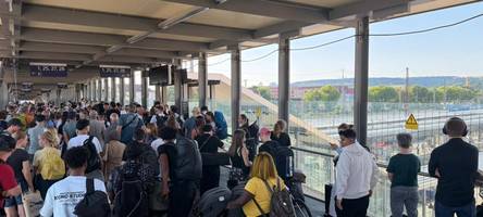polizei sperrt ulmer hauptbahnhof wegen „verdächtigem gegenstand“: benzinkanister löste großeinsatz aus