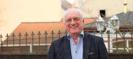 er stand jahrzehntelang für demokratie ein: helmut beyschlag bekommt die silberdistel